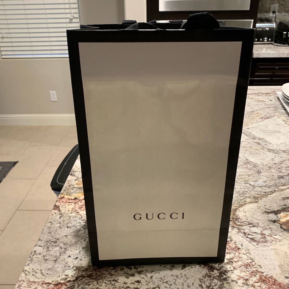 Gucci bag 15 x 9 authentic